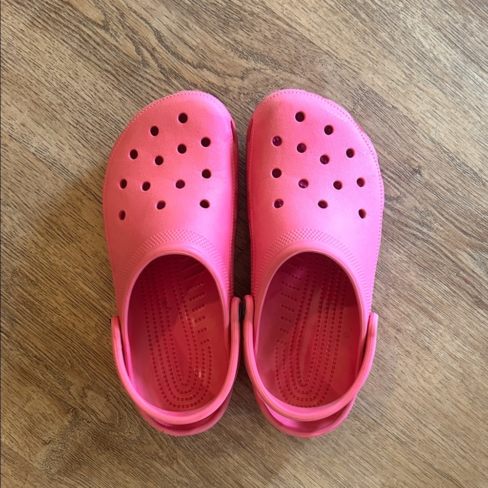 CROCS Women’s Hot Pink Sandals